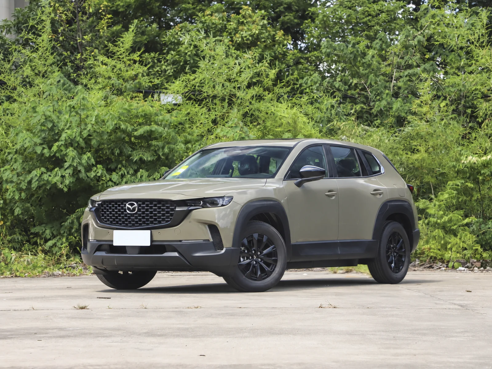 Mazda CX-50 Leading Edition 2026 - Экстерьер · передний ракурс